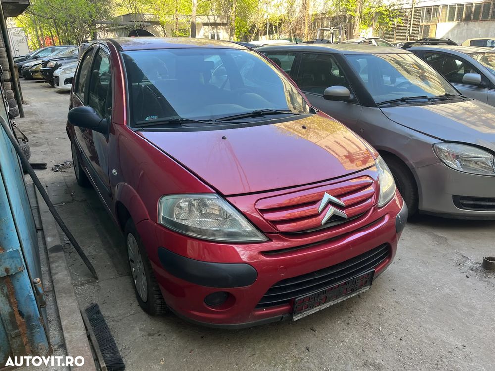 Dezmembrez Citroen C3 visiniu 1,1 benzina 2008 - 2