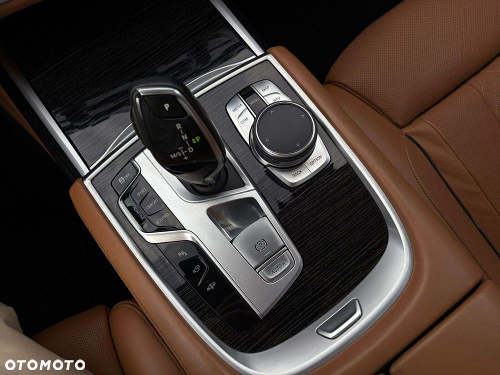 BMW Seria 7 - 29