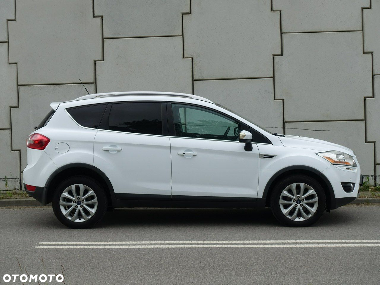 Ford Kuga - 4
