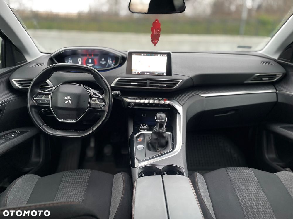 Peugeot 5008 2.0 BlueHDI Allure S&S - 30