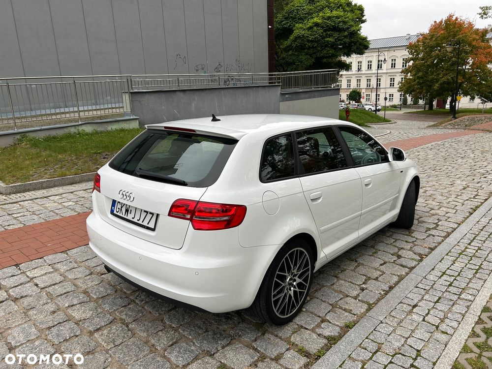 Audi A3 Sportback 2.0 TDI DPF S line Sportpaket - 13