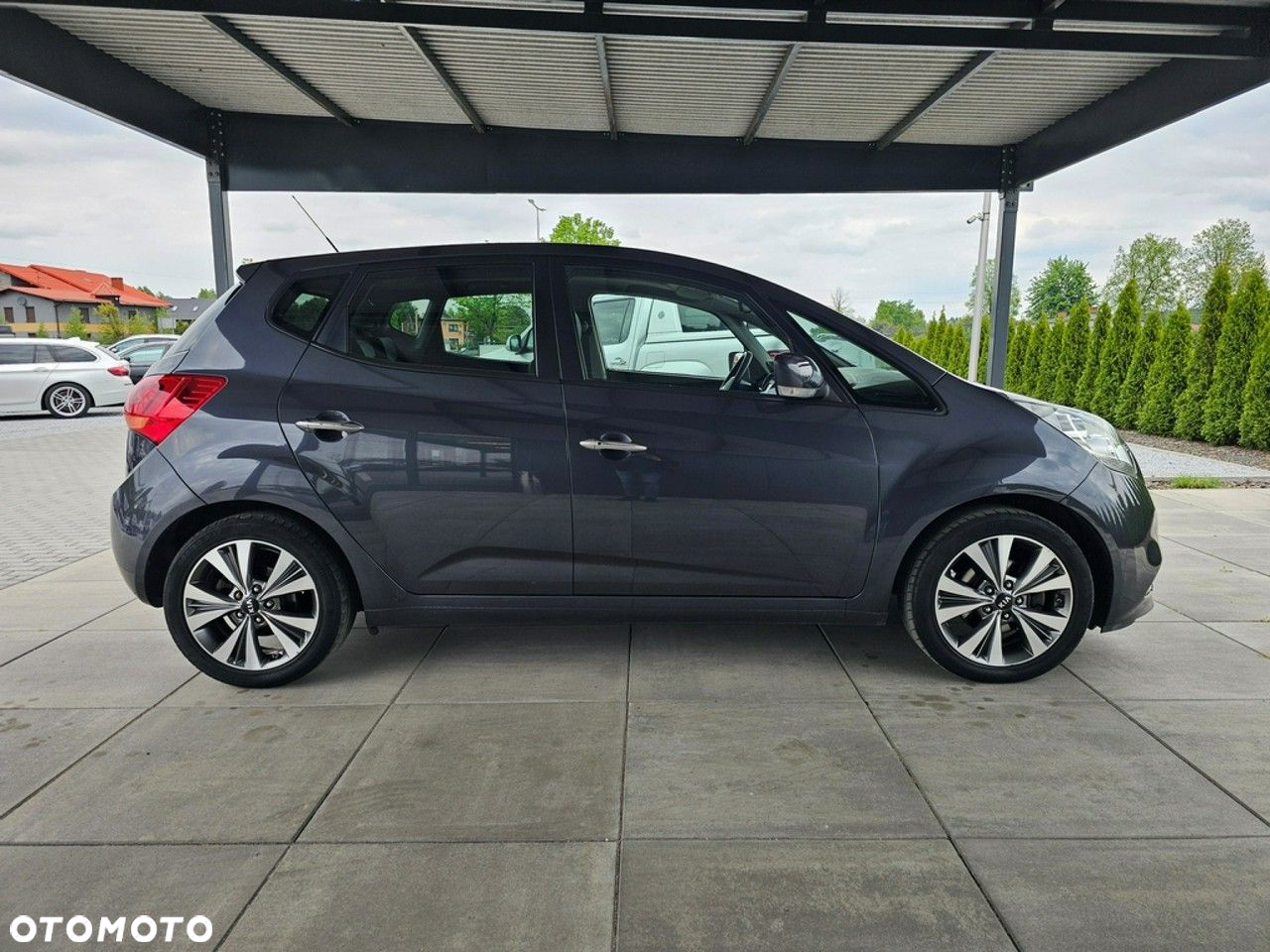 Kia Venga - 10