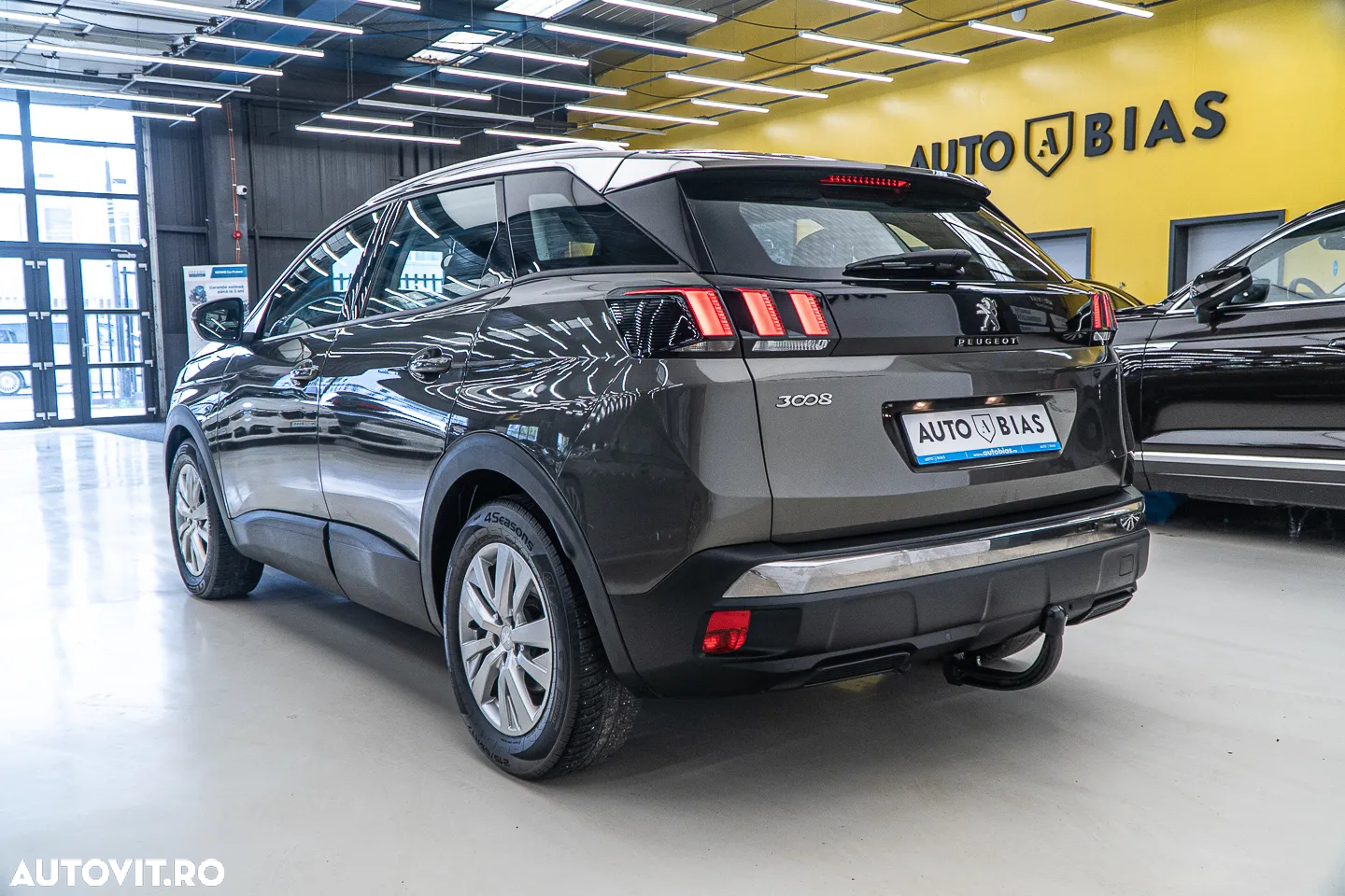 Peugeot 3008 1.2 PureTech Turbo S&S EAT8 Allure - 5