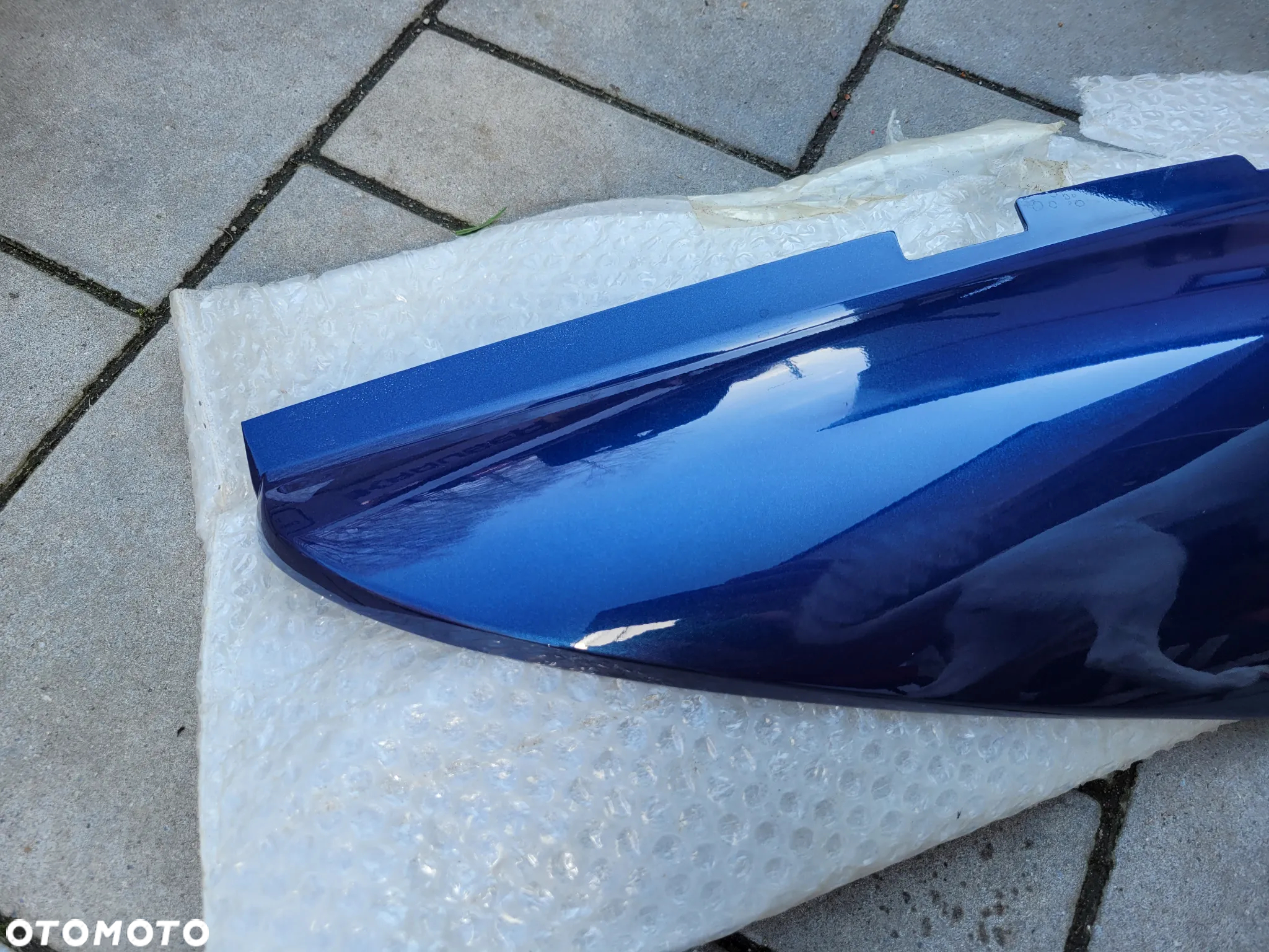 Owiewka, osłona prawa, bok, boczek prawy Honda XL 125 XL125 Varadero 125 - 9