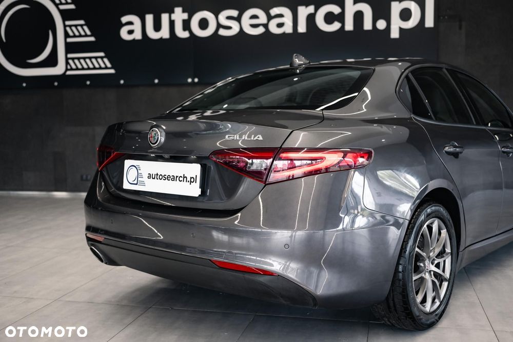 Alfa Romeo Giulia 2.0 Turbo - 40