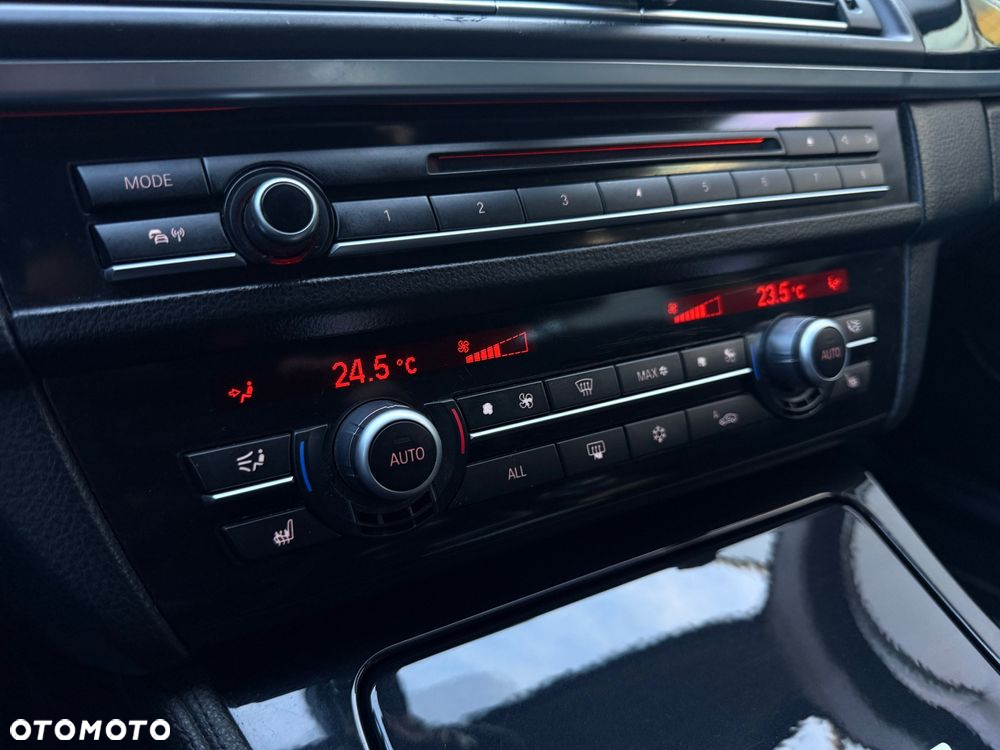 BMW Seria 5 520d Touring - 16