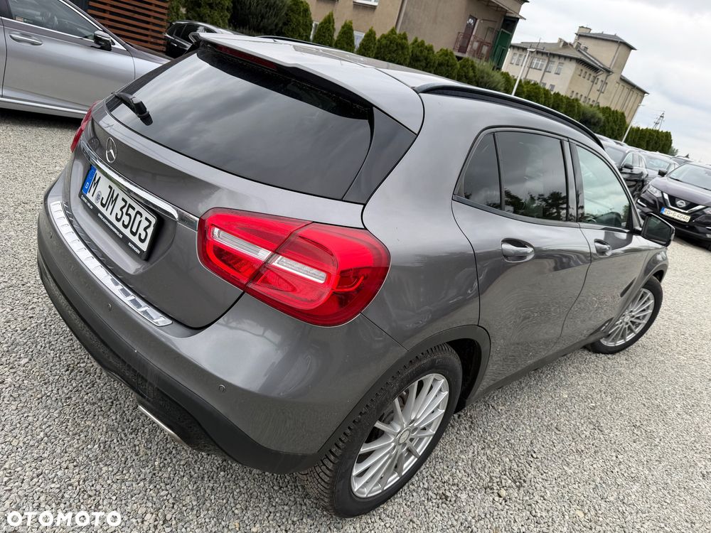 Mercedes-Benz GLA 200 Urban - 22