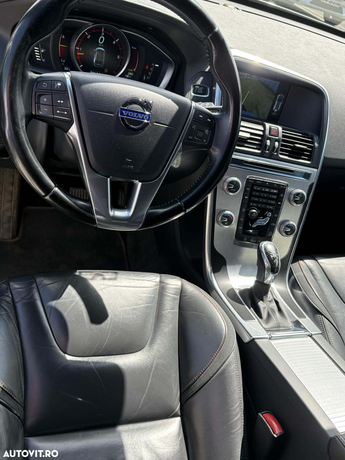 Volvo XC 60 D4 AWD Geartronic Ocean Race - 13