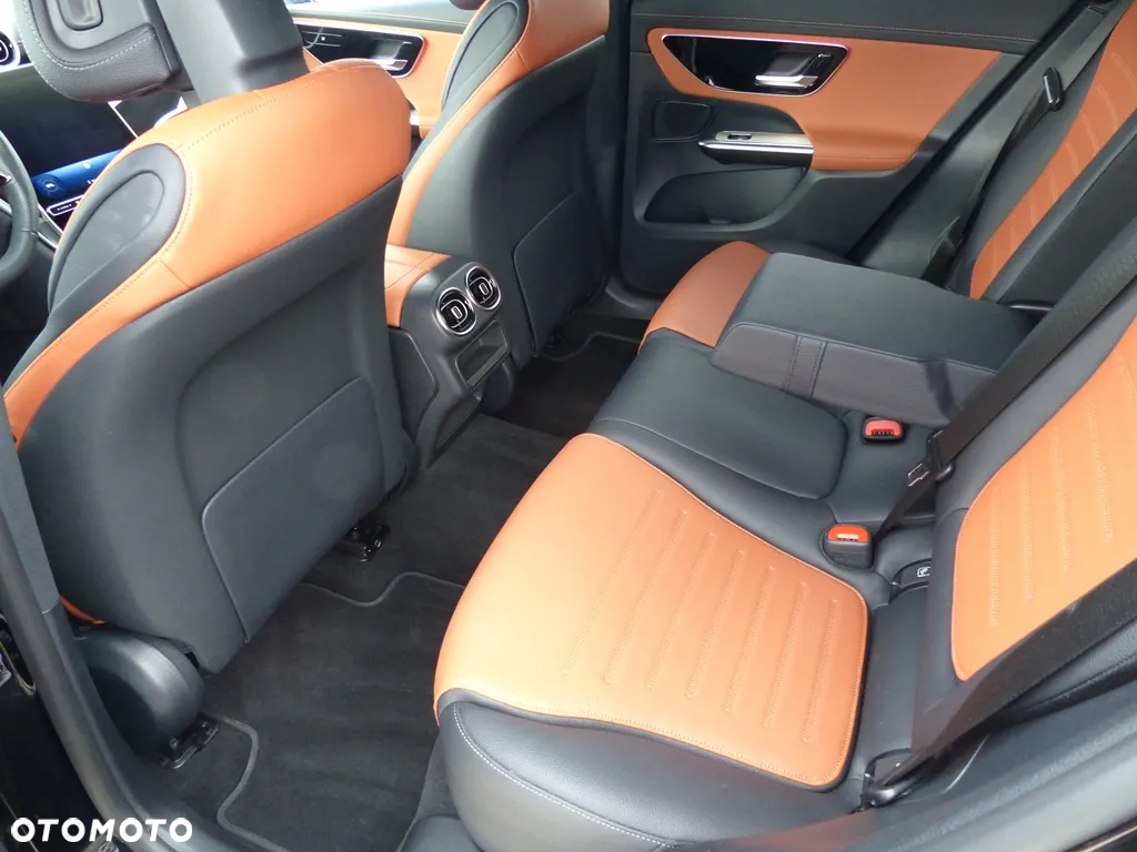 Mercedes-Benz GLC Coupe 200 mHEV 4-Matic AMG Line - 16