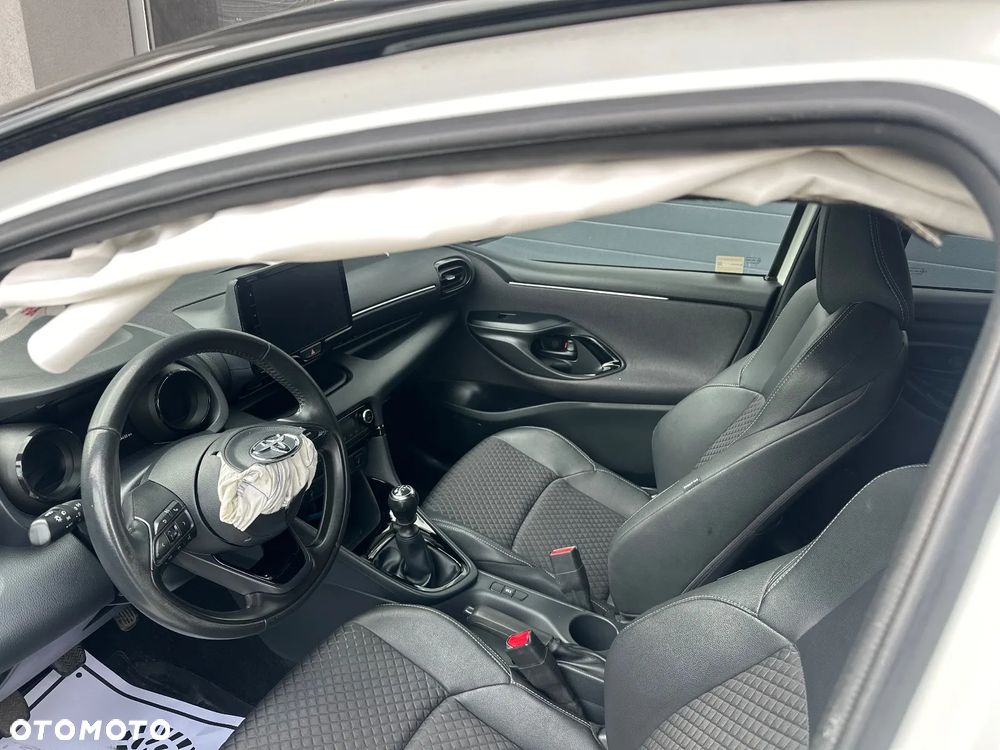 Toyota Yaris 1.5 Style - 21