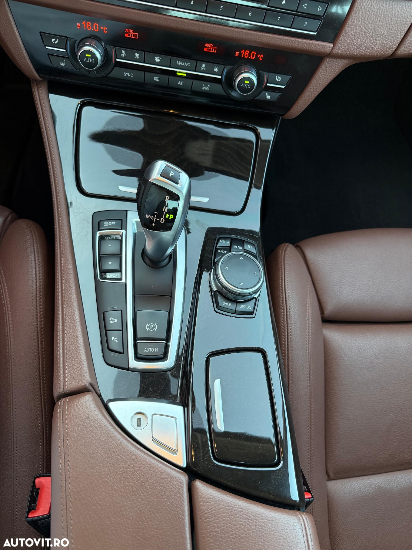 BMW Seria 5 520d xDrive AT - 31