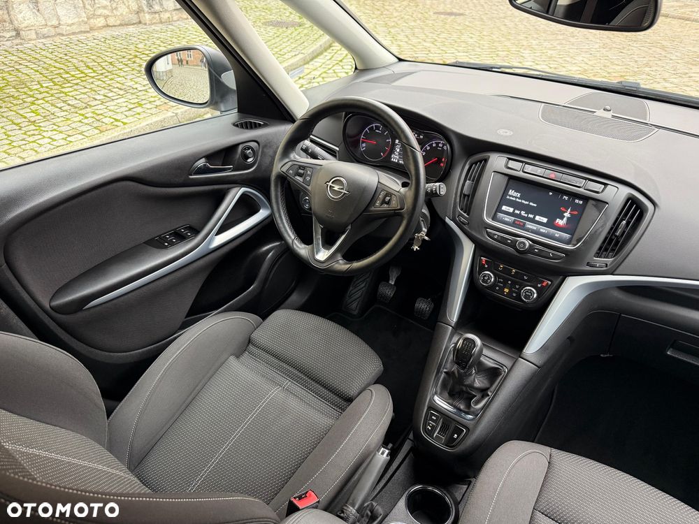 Opel Zafira - 22