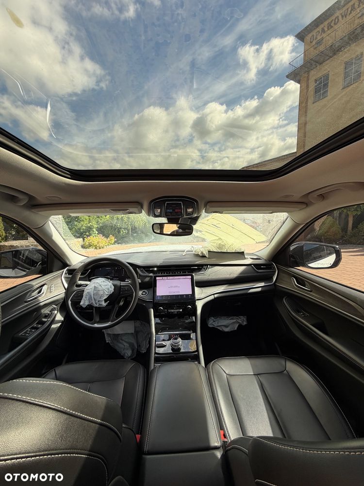 Jeep Grand Cherokee - 12