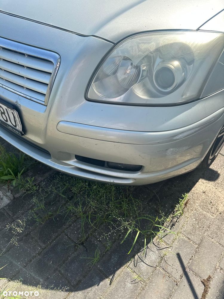 Toyota Avensis - 8