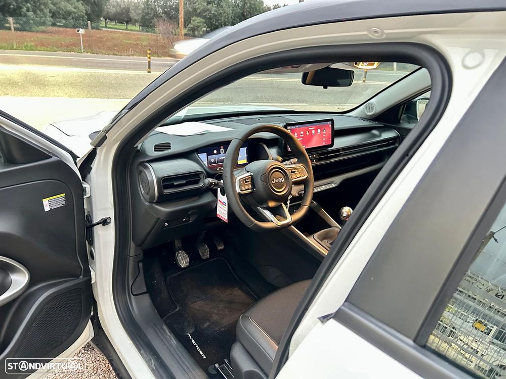 Jeep Avenger 1.2 GSE T3 Turbo-Benzin GDI Altitude - 26