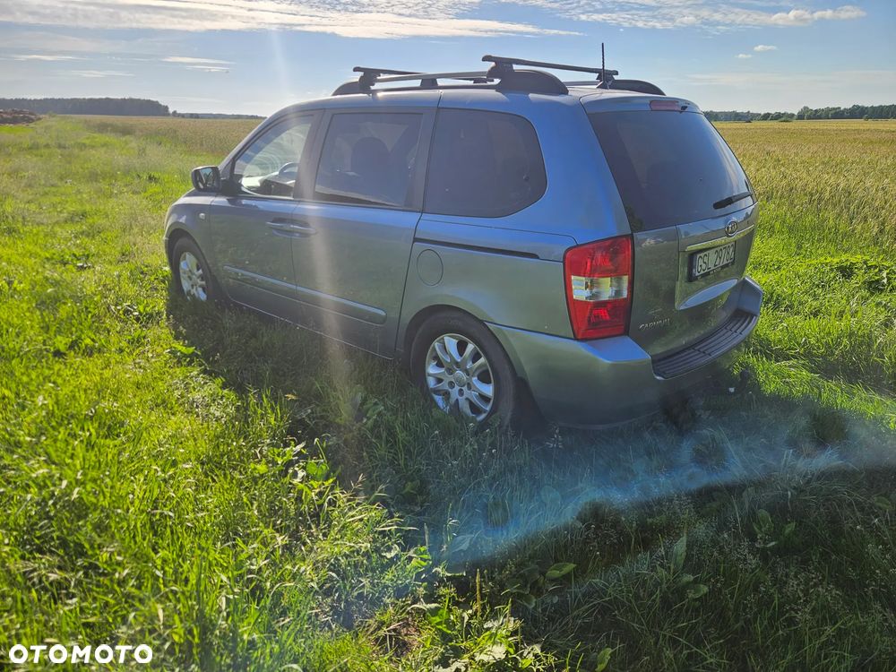 Kia Carnival - 4