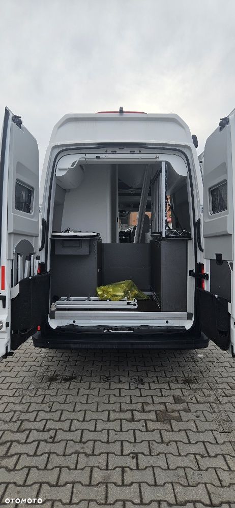 Volkswagen Grand California - 13