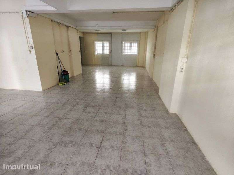 Arrendo Loja em Amora - Grande imagem: 2/8