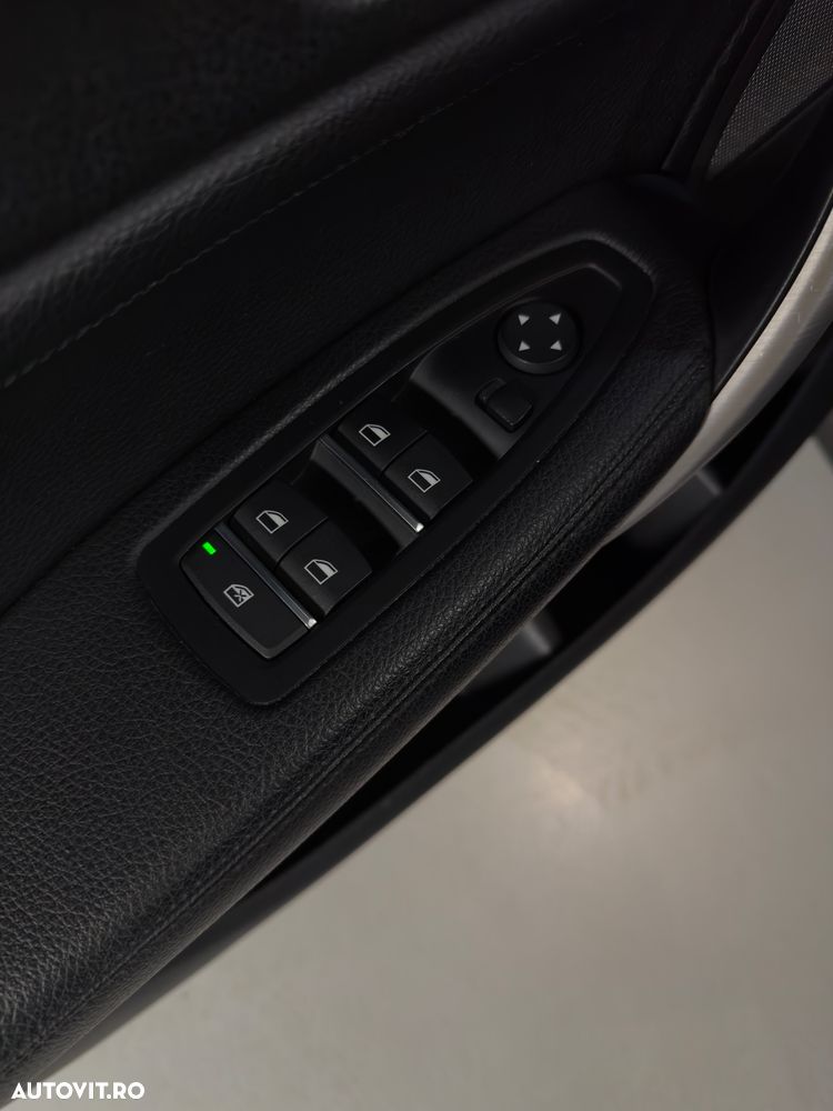 BMW Seria 1 125i AT M Sport Shadow - 23