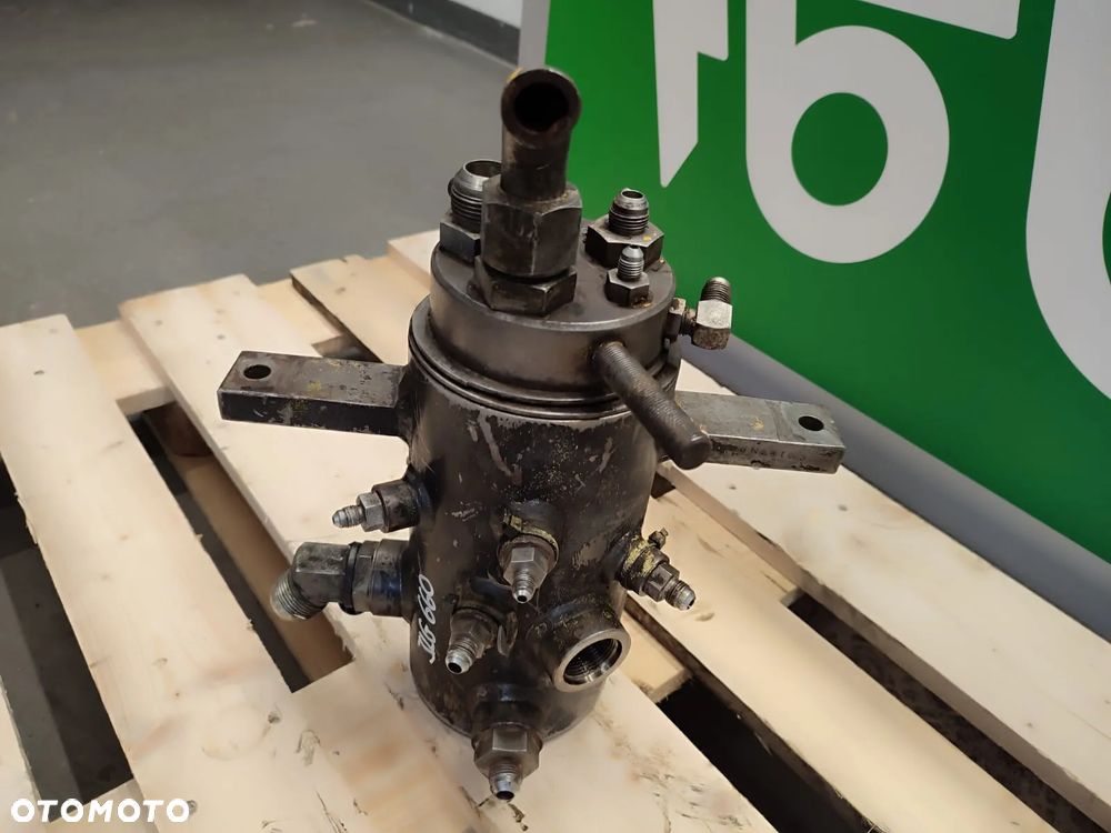 Kolumna obrotu 06345 JLG 660 - 3