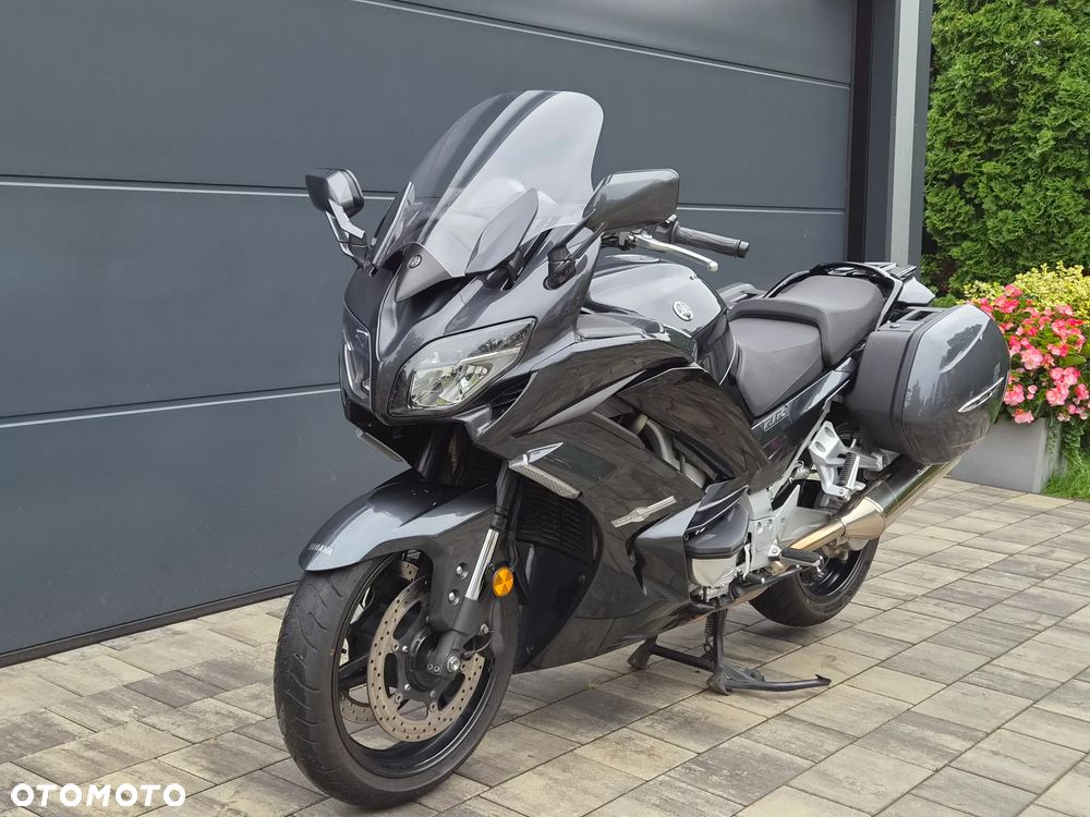 Yamaha FJR - 18