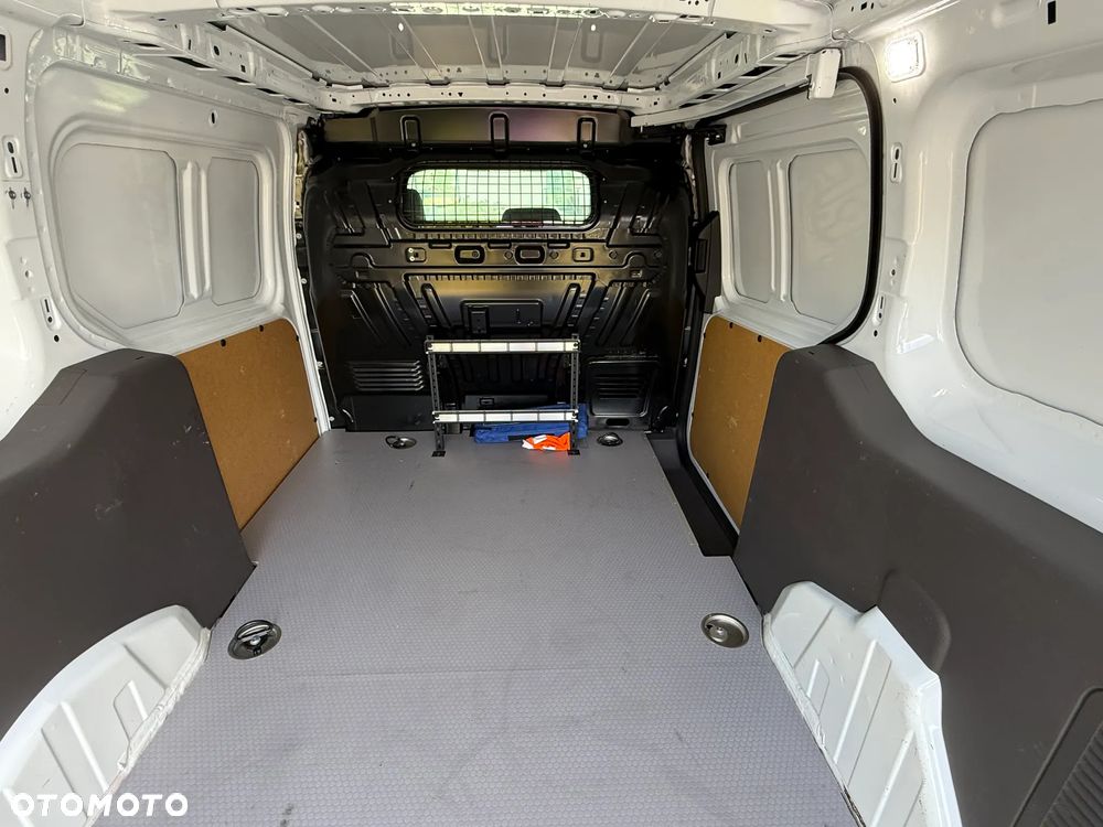 Ford Transit Connect - 25