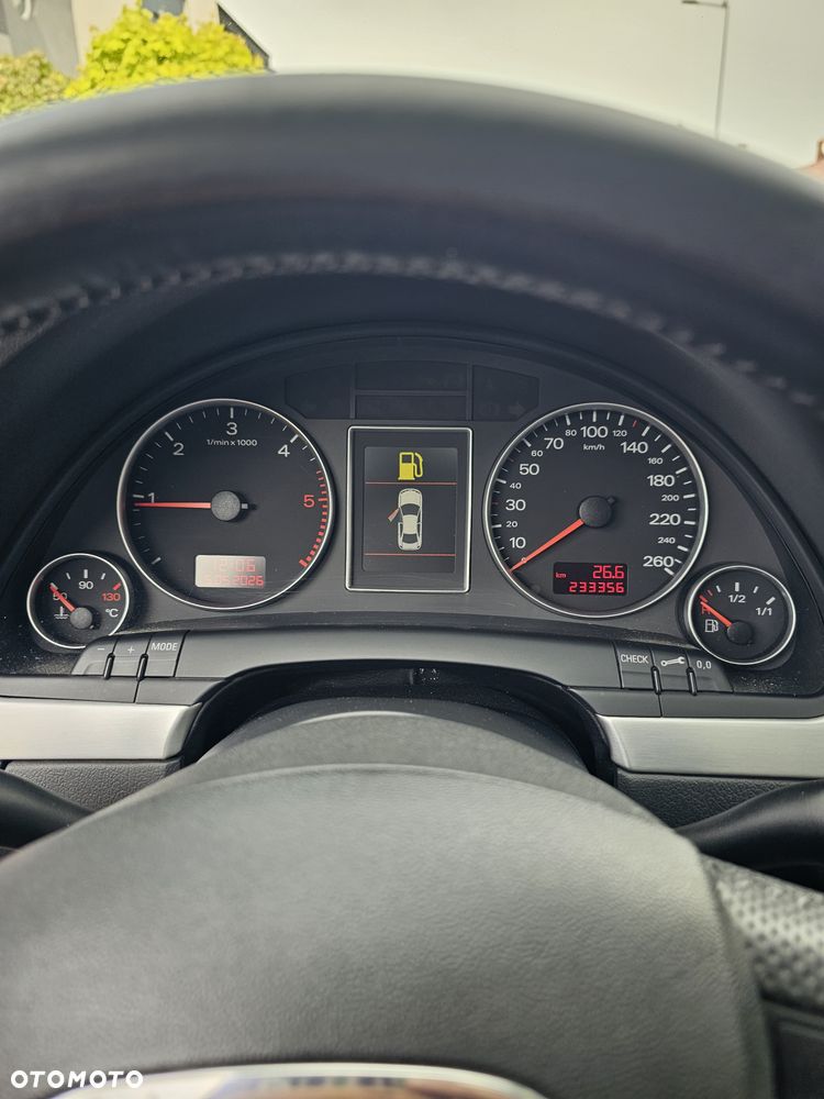 Audi A4 Avant 2.0 TDI DPF quattro - 10