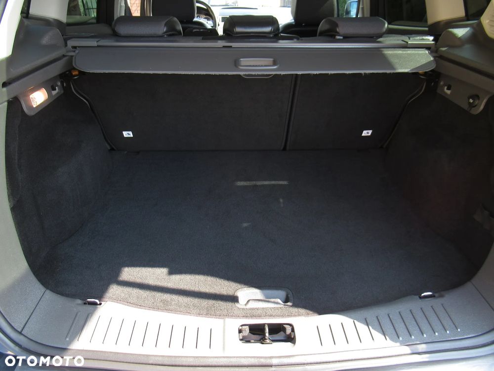 Ford Kuga 2.0 TDCi 2x4 Titanium - 39