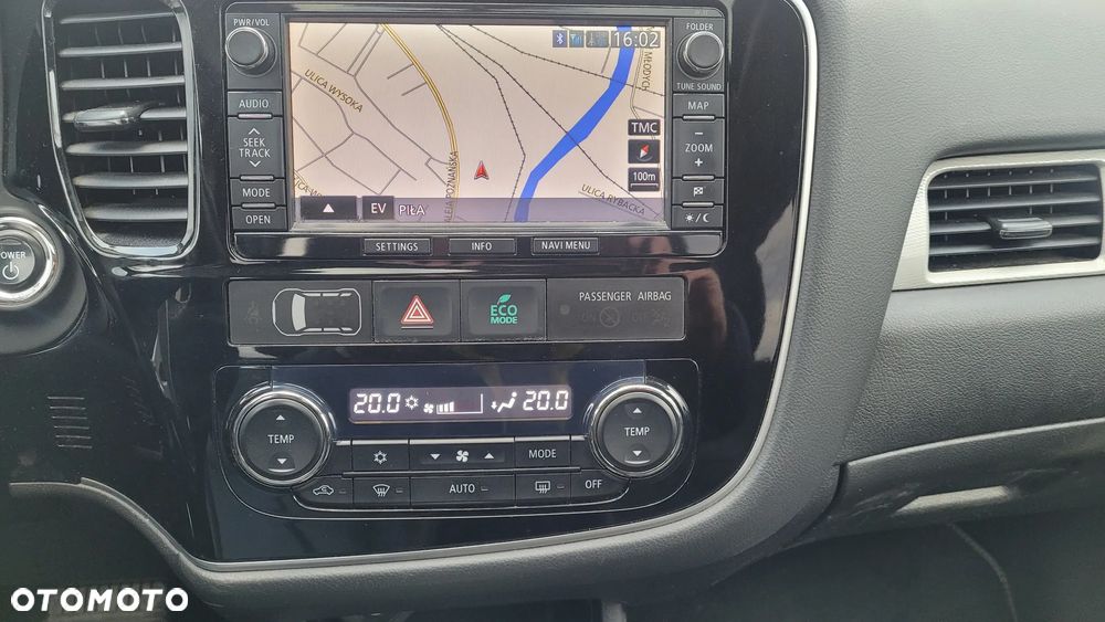 Mitsubishi Outlander - 11