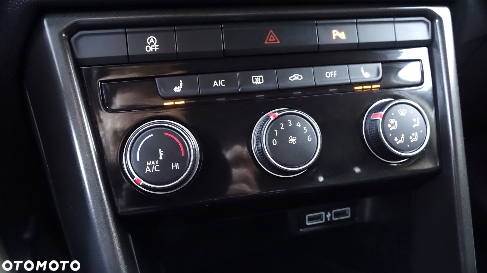 Volkswagen T-Roc - 39