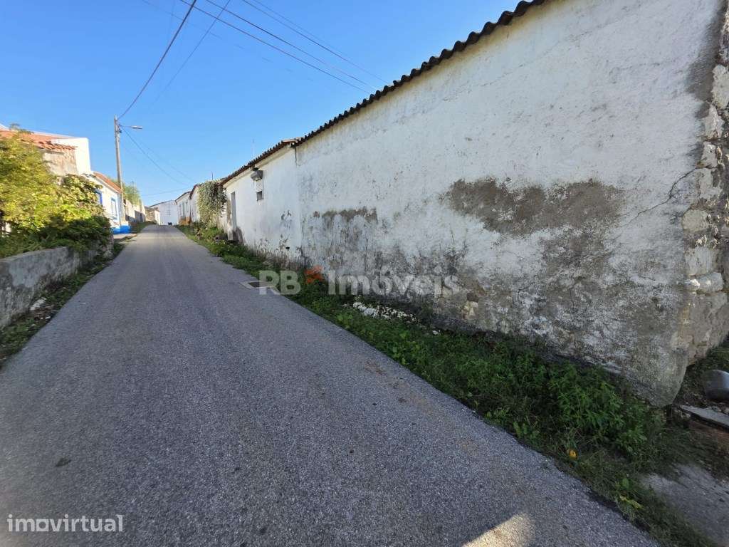 Casa de Campo para recuperar com logradouro - Peralva, Tomar - Grande imagem: 2/29