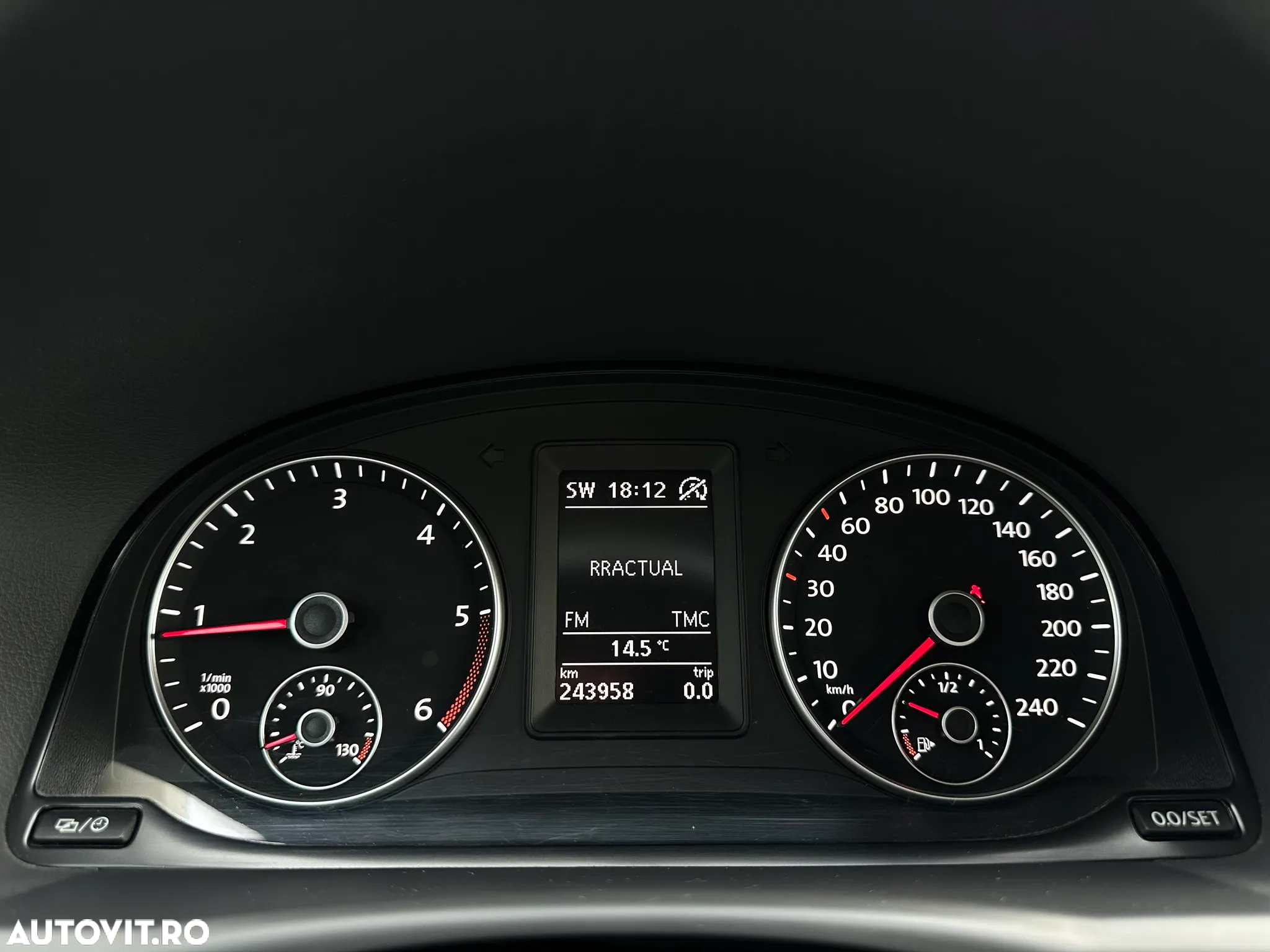 Volkswagen Touran 2.0 TDI DPF BlueMotion Technology DSG Life - 34