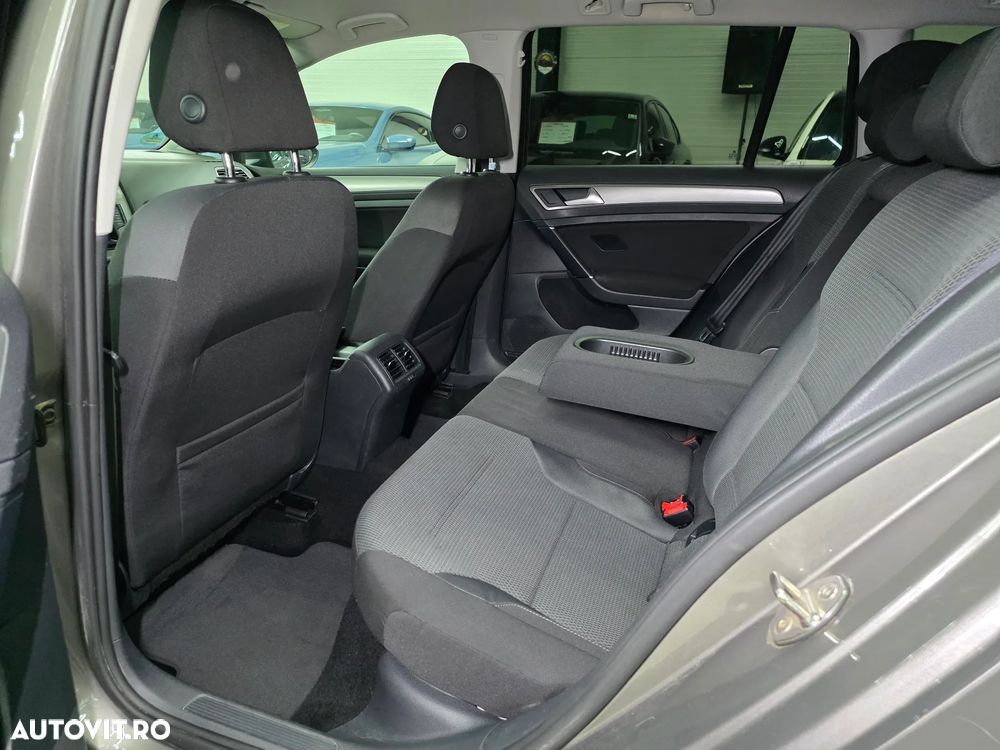 Volkswagen Golf 1.6 TDI DPF DSG BlueMotion Technology Comfortline - 11