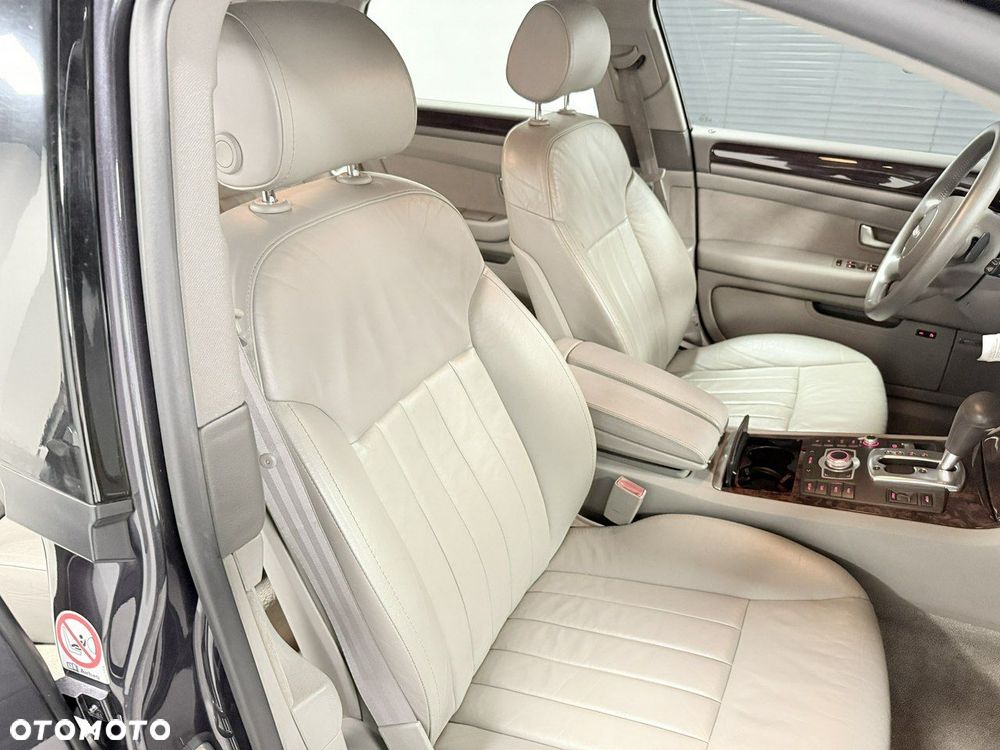 Audi A8 4.2 Quattro - 17