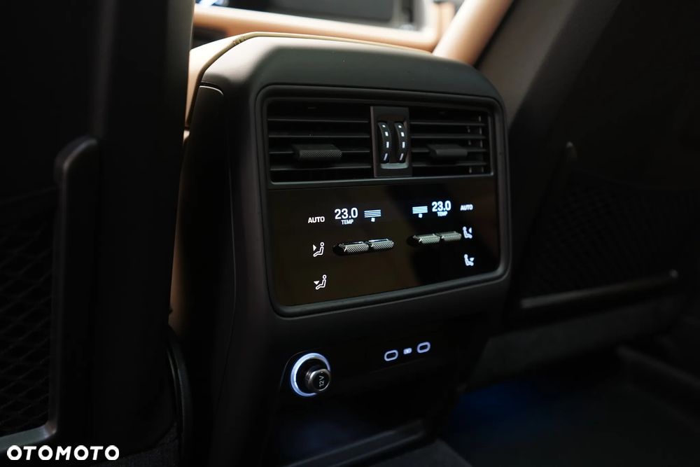 Porsche Cayenne Coupe S E-Hybrid PHEV Black Edition - 28