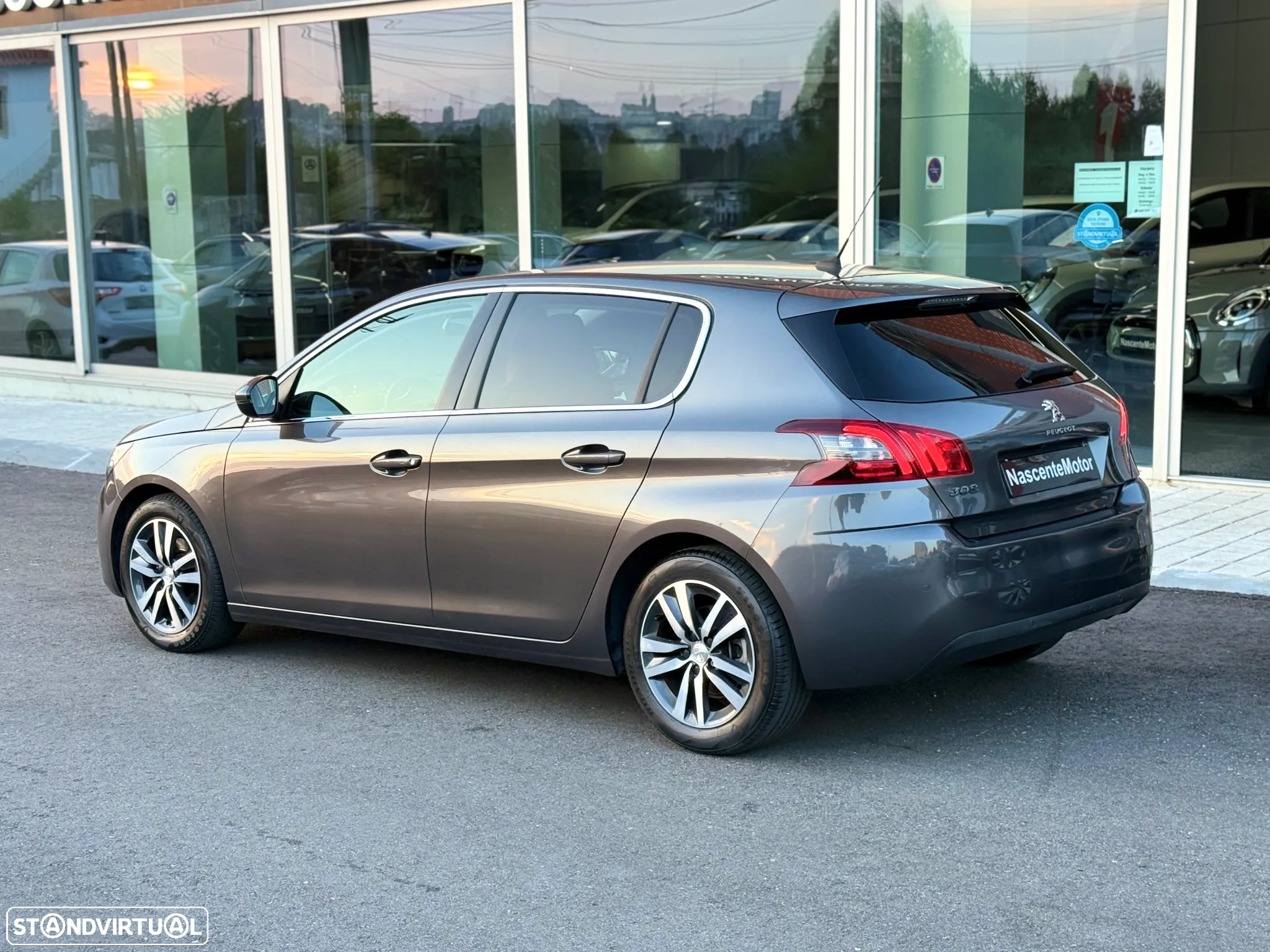 Peugeot 308 1.2 PureTech Allure EAT8 - 14
