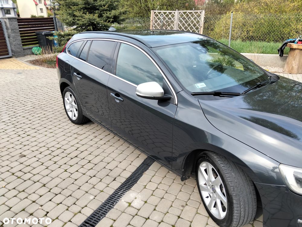 Volvo V60 D2 Momentum - 2