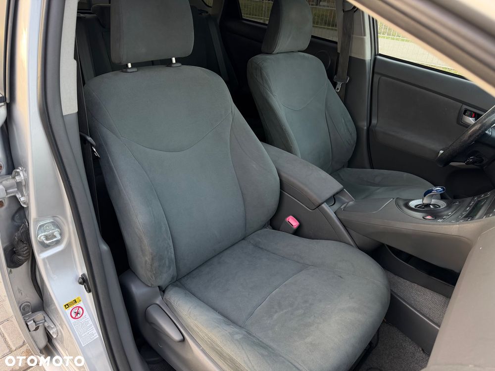 Toyota Prius (Hybrid) Executive - 20