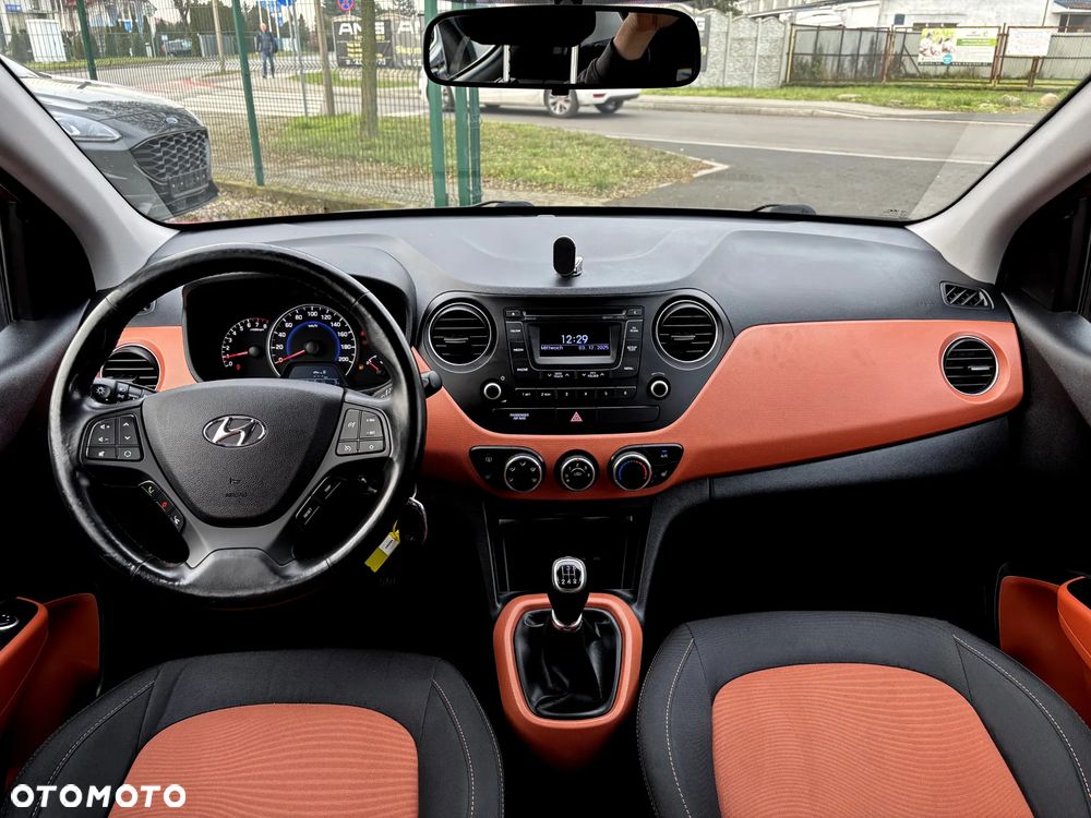 Hyundai i10 1.2 Fifa World Cup Edition - 16