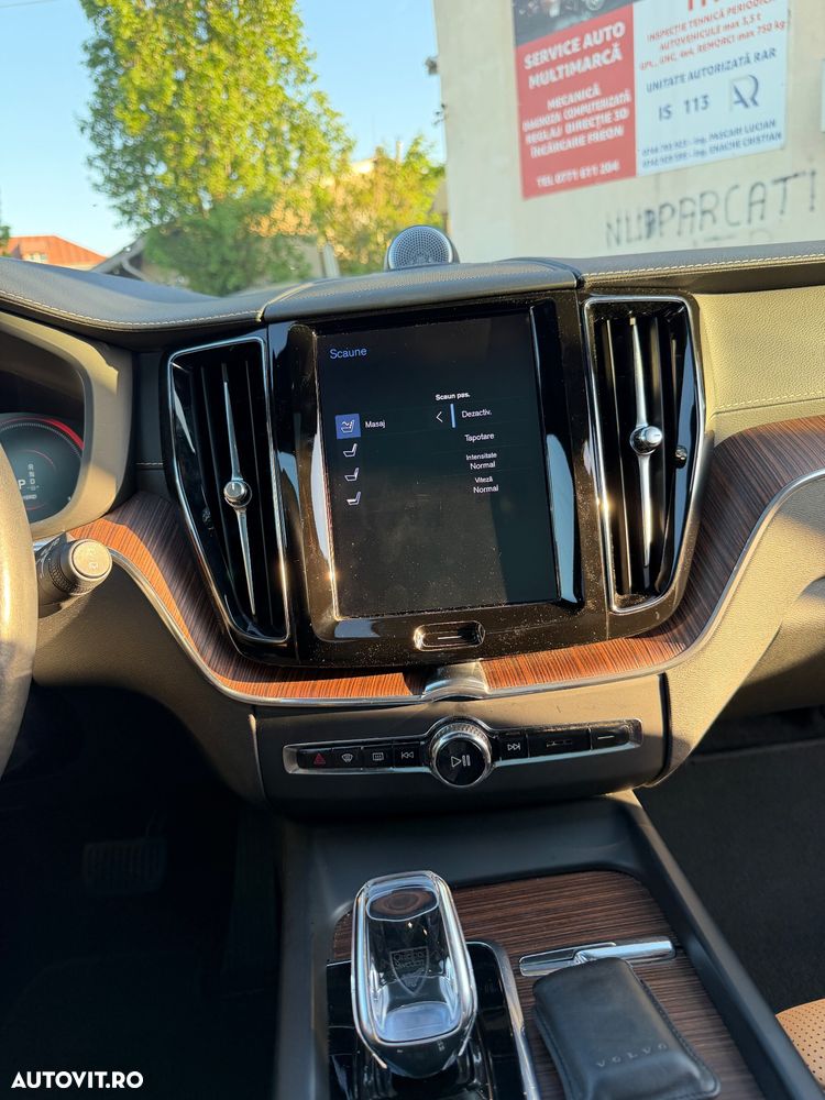 Volvo XC 60 B6 MHEV AT8 AWD Inscription - 18