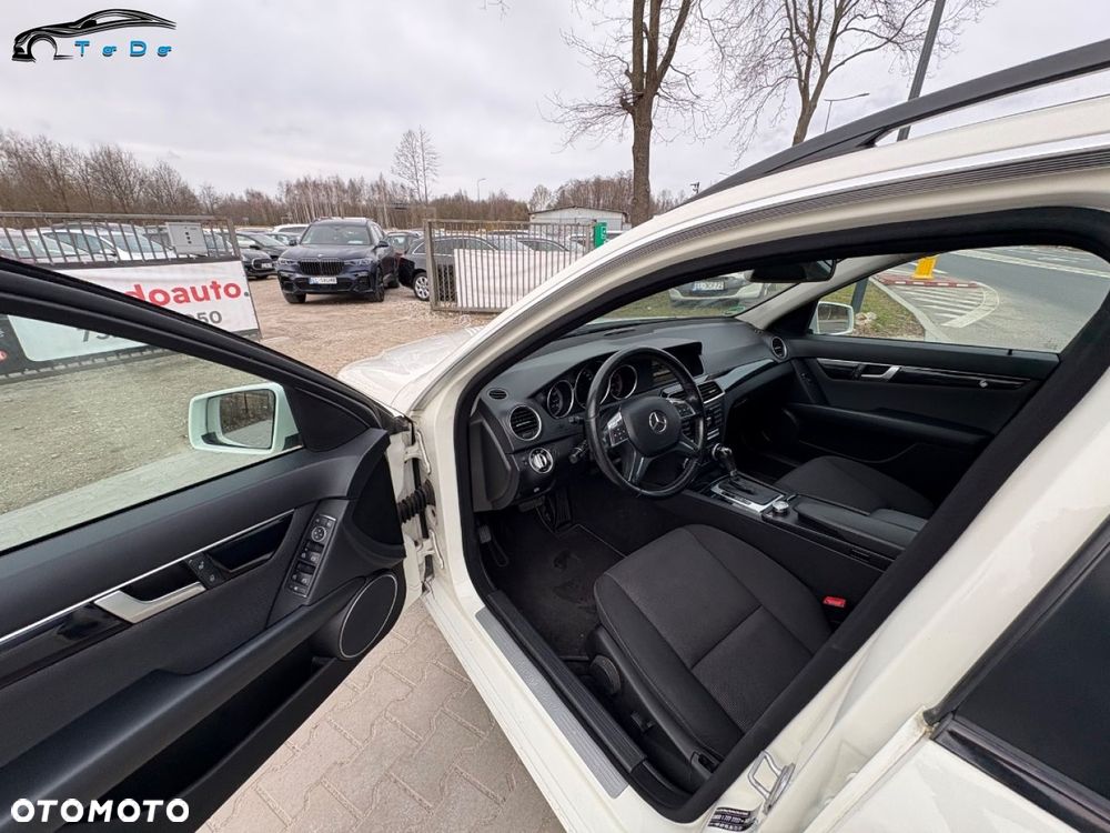 Mercedes-Benz Klasa C 200 CDI DPF Automatik BlueEFFICIENCY Elegance - 18