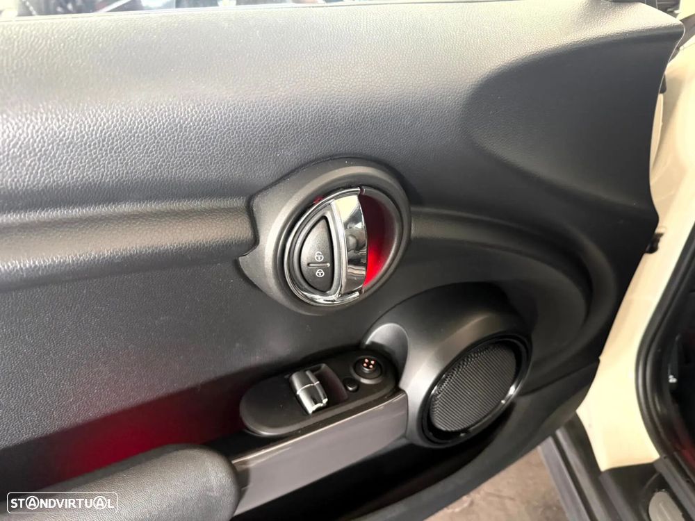 MINI 3 Portas Cooper D - 17