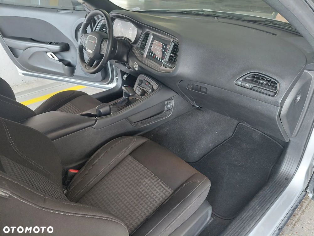 Dodge Challenger 3.6 GT AWD - 7