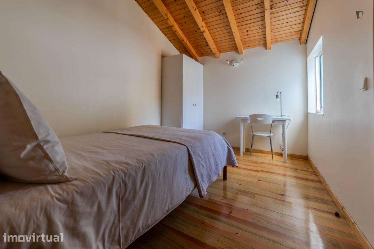 Apartamento com 2 quartos - localizado em Cedofeita Porto - Grande imagem: 2/9