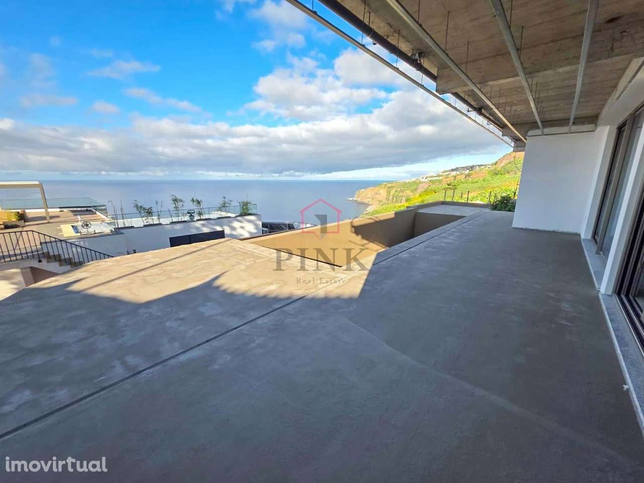 Moradia de Luxo com Piscina e Vista Mar - T4 na Ribeira Brava - Grande imagem: 2/33
