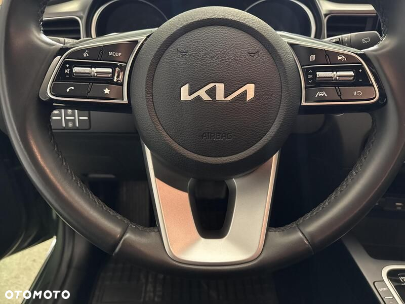 Kia Ceed - 13