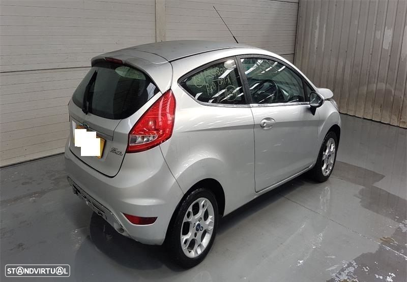 Ford Fiesta mk6 1.4 TDCI de 2011 disponível para peças - 2