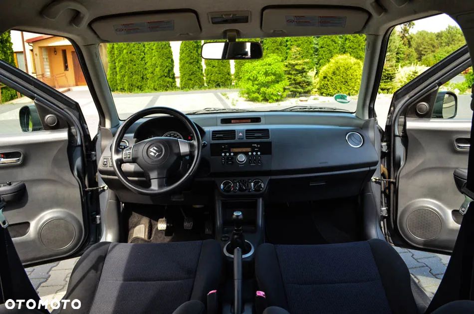 Suzuki Swift 1.3 4x4 Comfort - 37
