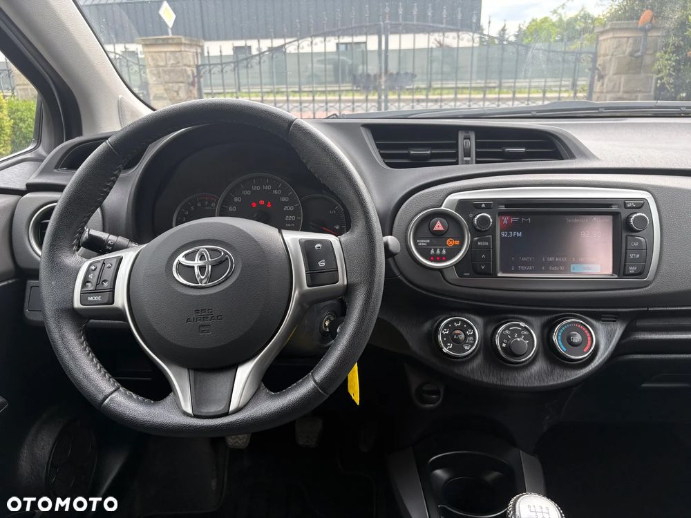 Toyota Yaris - 10