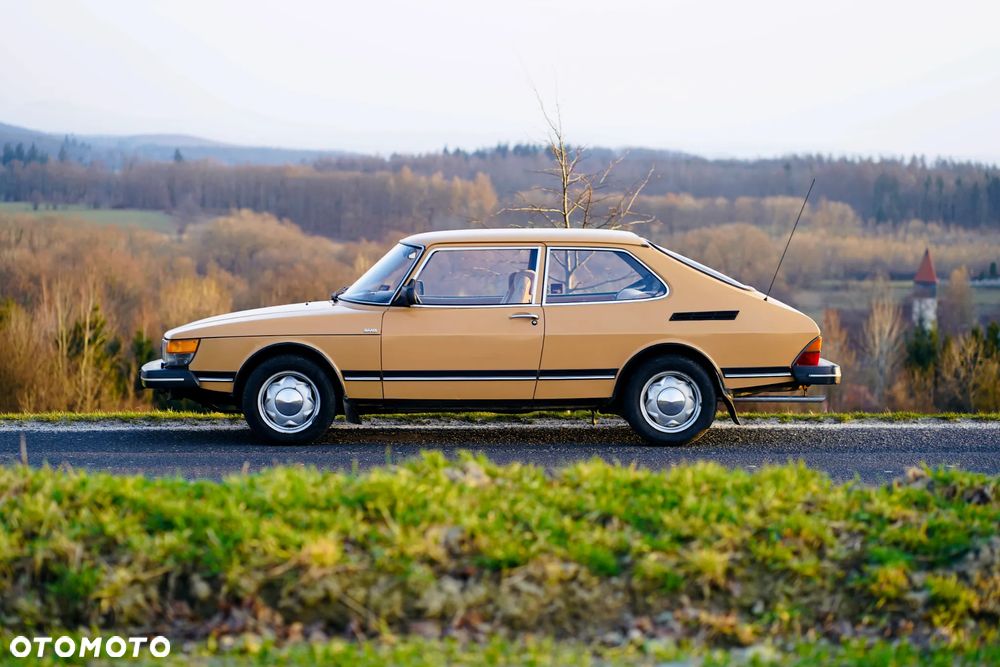 Saab 900 - 1